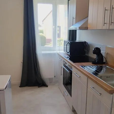 Fully Furnished 1 Bedroom In Appartement